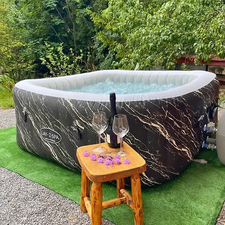 Apartamento The Wood Nest - Forest View & Jacuzzi Borovnica